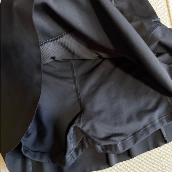 Athleta Momentum Skort Black XS Ruffle Tiered Pull-On Tennis Running Skirt Short - Picture 8 of 12